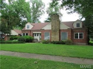 2800 Clearview Dr, Saint Louis, MO 63121