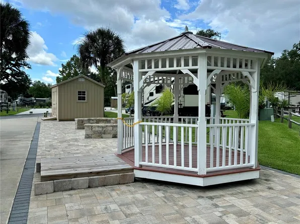 2884 NE 102nd Ct, Silver Springs, FL 34488