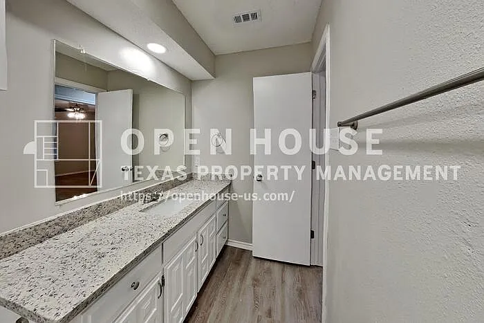 4819 Gaylewood Ct — Photo 15