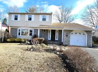 11 Strathmore Dr, Cherry Hill, NJ 08003