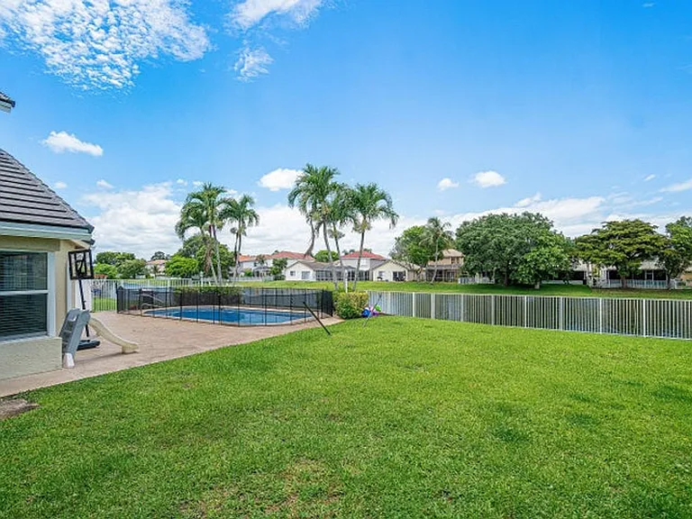 7366 Ashley Shores Cir — Photo 17