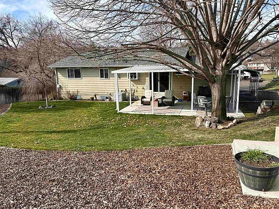4th image of 2253 Bellevue Dr