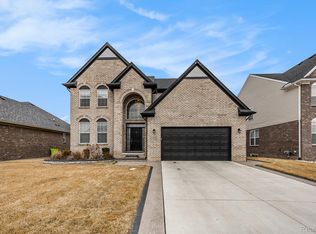 12255 Wellesley Dr, Sterling Heights, MI