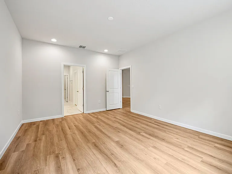 536 E Beresford Ave — Photo 16