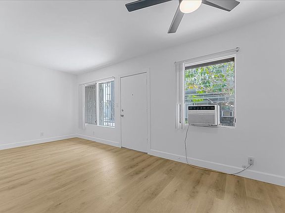 3rd image of 6114 Cahuenga Blvd APT 6