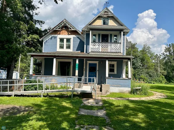 110 1st St E, Hunter, ND 58048