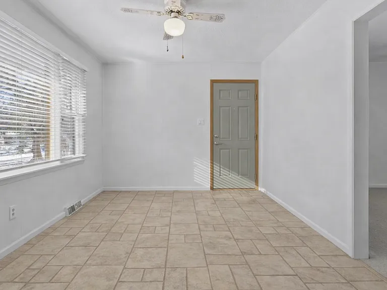 2540 E Eastgate Ln — Photo 7