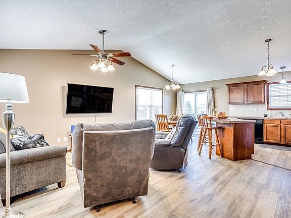 5th image of 809 Cherrywood Ct