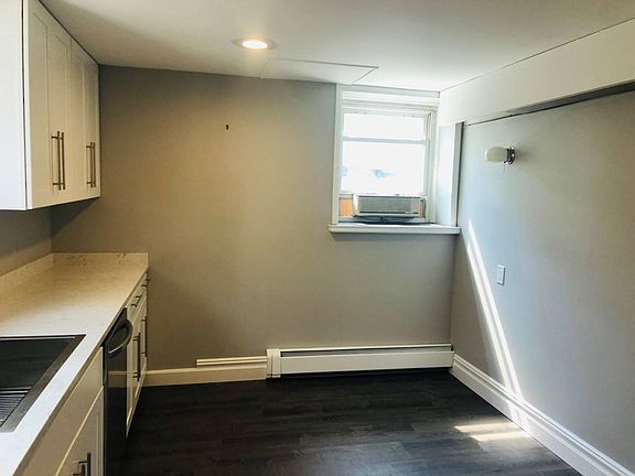 2nd image of 18 Grove St APT 1