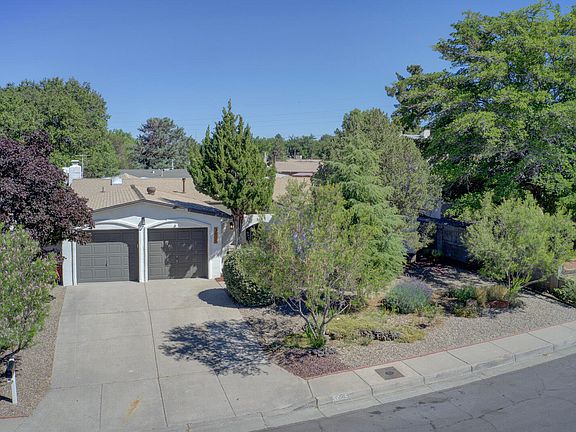 2nd image of 3805 Valerie Pl NE