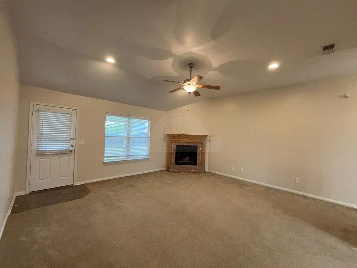 303 Leo Ln, Killeen — Photo 2
