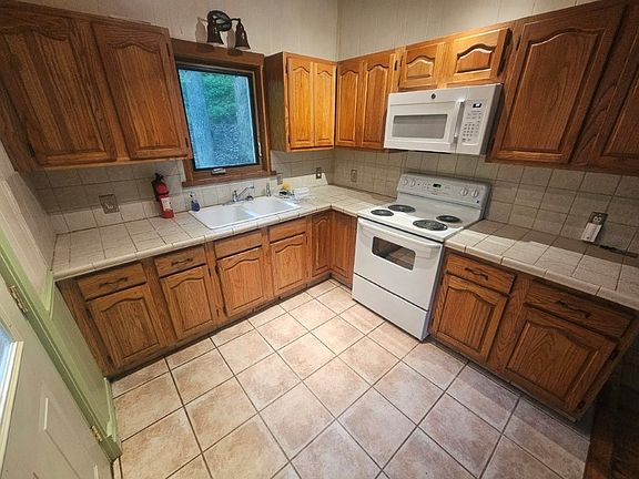 3rd image of 11771 Dogwood Dr