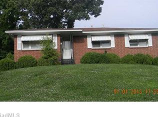 1925 Belcrest Dr, Greensboro, NC 27406