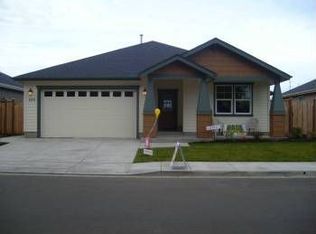 828 S 31st Pl, Springfield, OR 97478