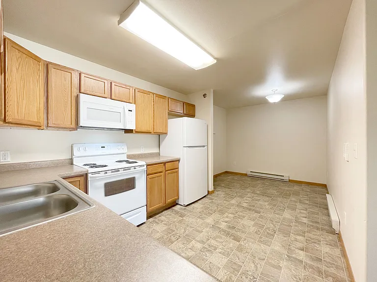 Paramount at the Bluffs Apartments — Photo 9