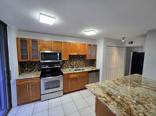 3590 Blue Lake Dr APT 504, Pompano Beach, FL 33064