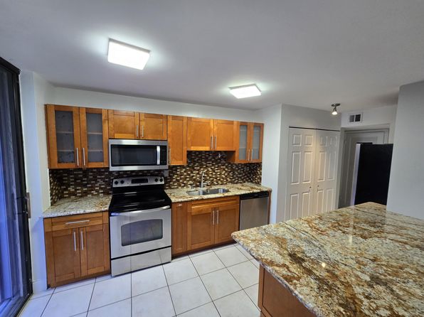 3590 Blue Lake Dr APT 504