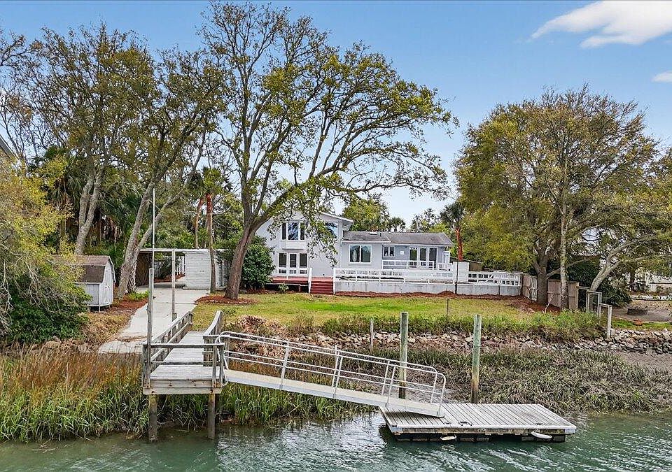 1st image of 1568 Oak Island Dr