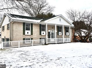 110 Main St, Akron, PA 17501