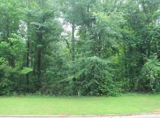 310 Ironhorse Ct, Albany, GA 31721
