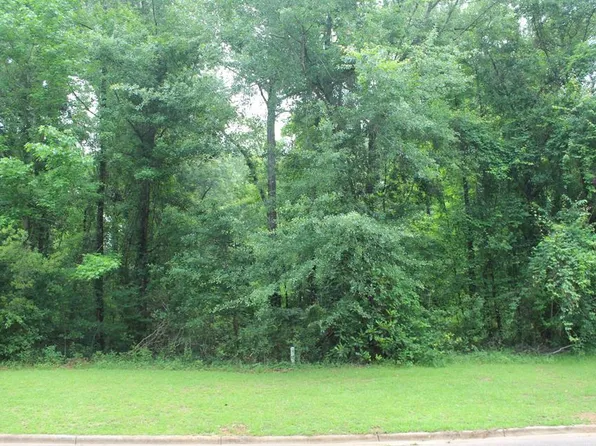 310 Ironhorse Ct, Albany, GA 31721