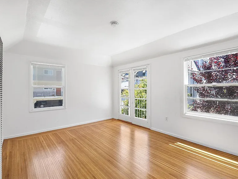 2149 Santa Clara Ave F - 1 bedroom | 1 bath — Photo 9