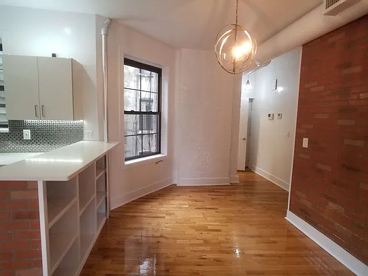 Rented by Compass | media 10