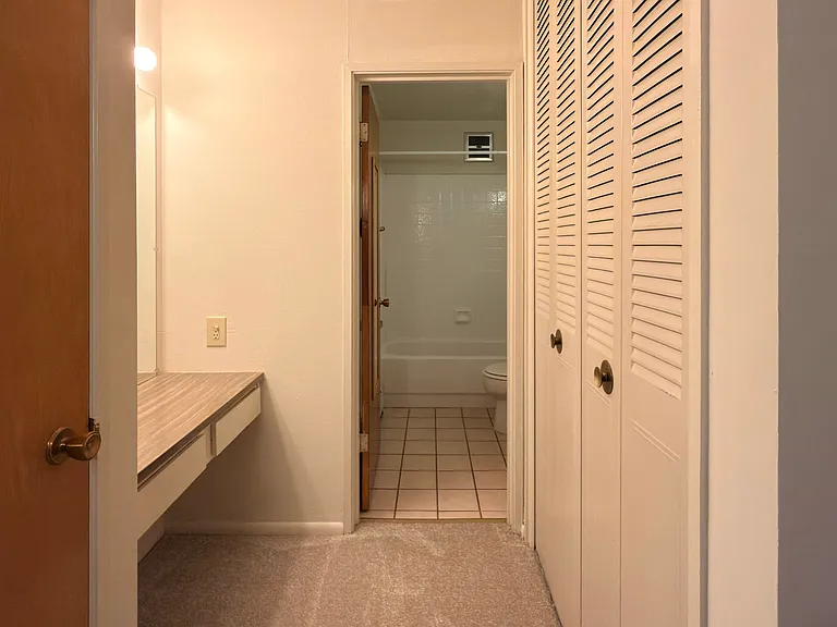 Excelsior Court — Photo 8