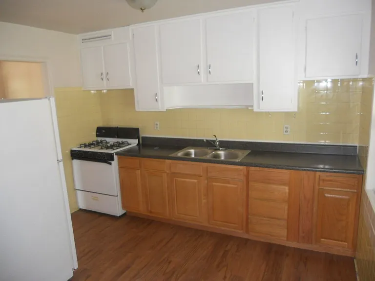 826 N Garfield St — Photo 2