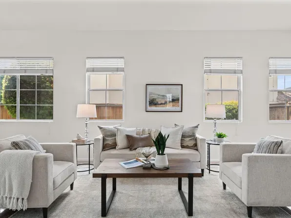 1783 Medinah Rd, San Marcos, CA 92069