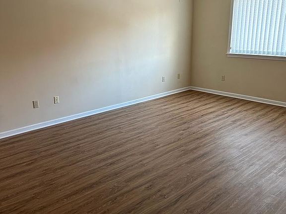 4th image of 885 Cold Spring Rd APT 5