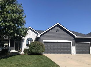 17020 Erskine St, Omaha, NE 68116