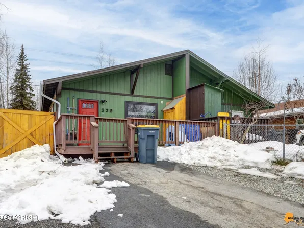 330 Dannilyn Cir, Anchorage, AK 99504