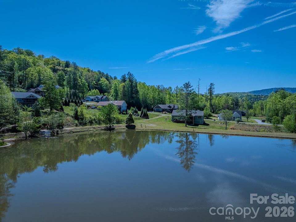 19th image of 92 Crystal Heights Dr