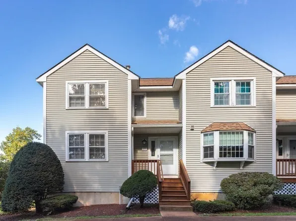 77 Patrick Rd, Tewksbury, MA 01876