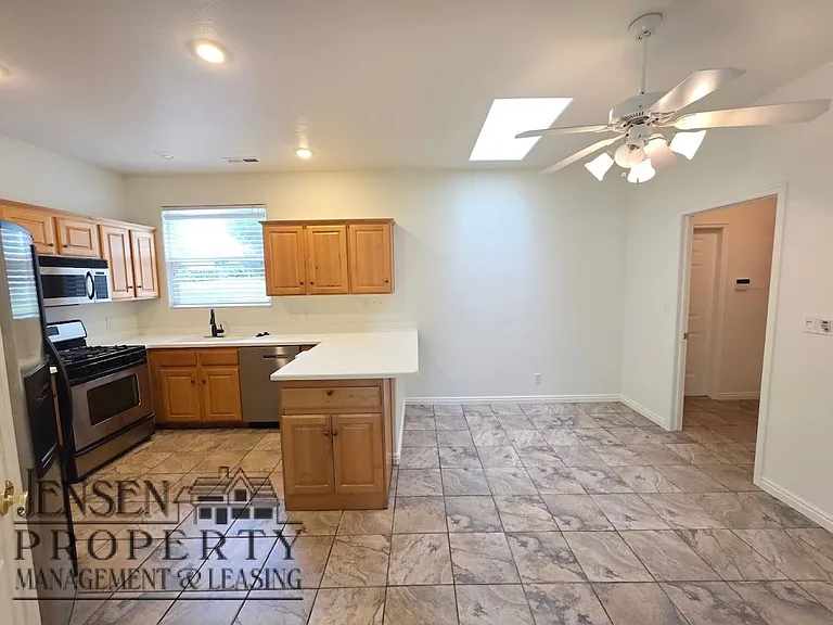 153 N Turnbury Ln — Photo 33