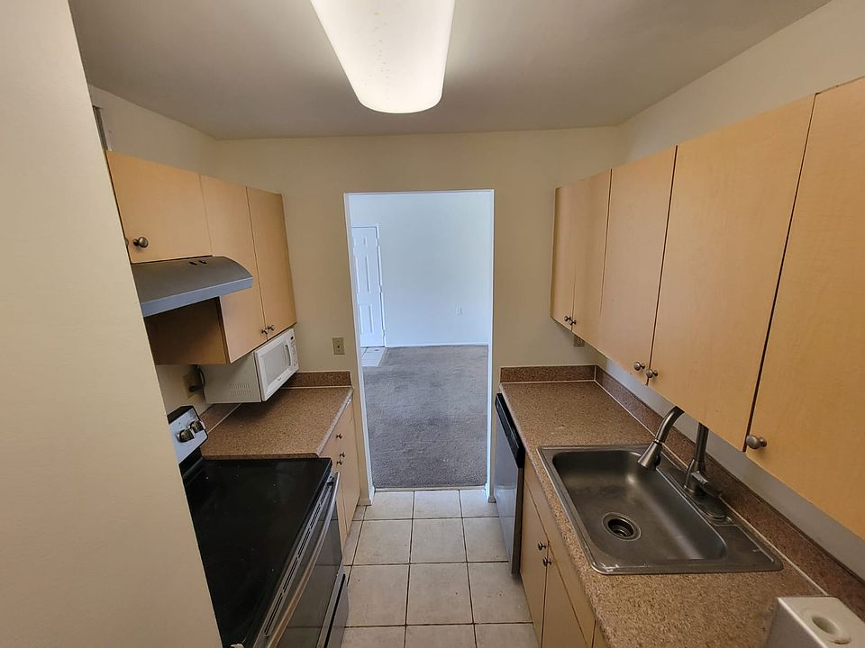 1st image of 1153 Lake Victoria Dr APT D