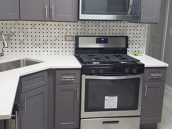 2nd image of 2108 W Eastwood Ave #1F