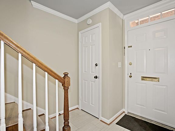 3rd image of 935 N Pitt St
