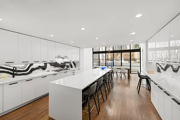 Sold by Nest Seekers International | media 5