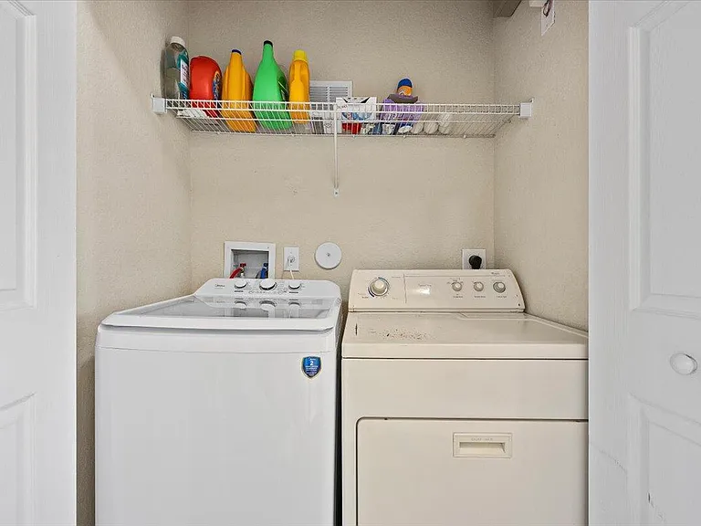 335 E Thatch Palm Cir #104 — Photo 21