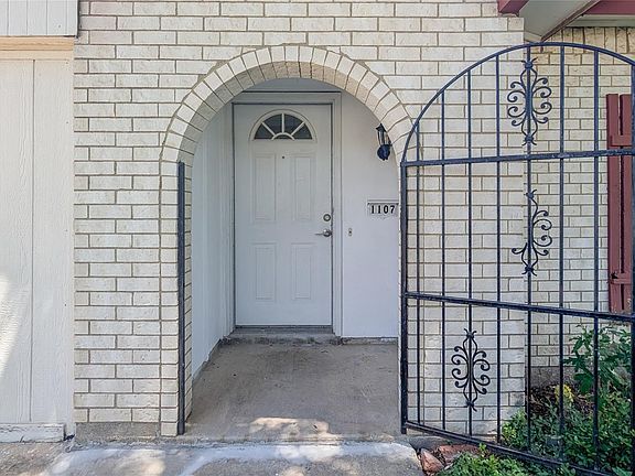 2nd image of 1107 Waverly Dr
