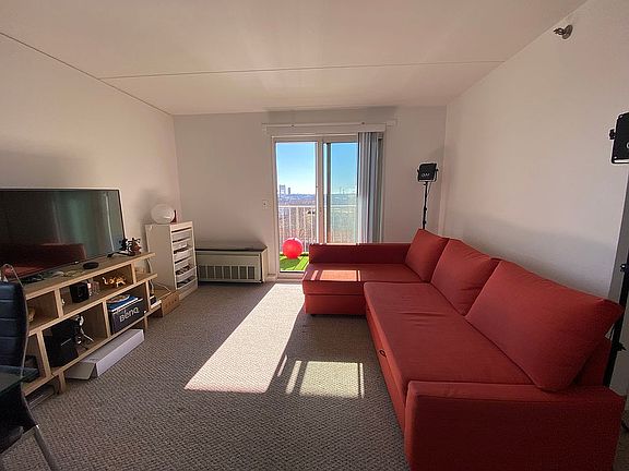 3rd image of 200 Cove Way Unit 1013
