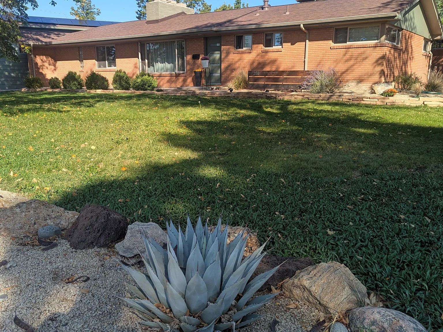 4 bed, 2.5 bath, 2100 sqft, $3,000 — Photo 3