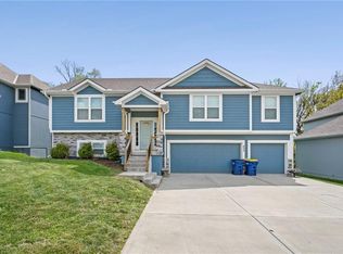 433 Lilly Ln, Liberty, MO 64068