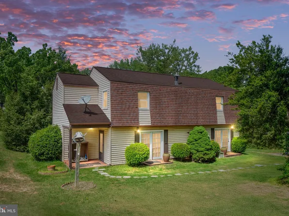 866 Truslow Rd, Fredericksburg, VA 22406