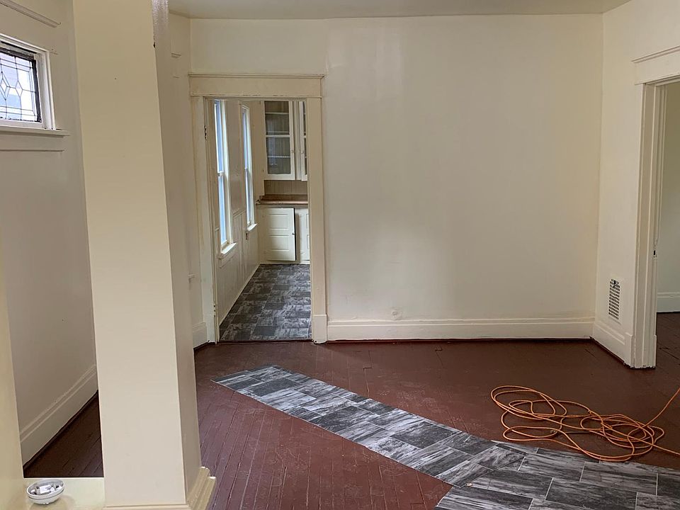 1st image of 422 Cornwall Ave