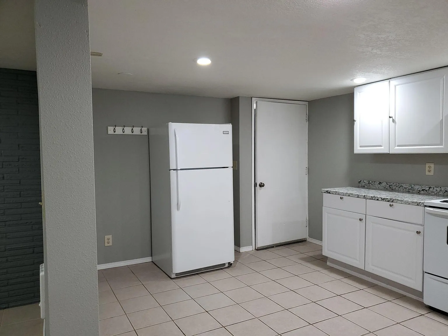 2 bed, 1005 sqft, $1,650 — Photo 1