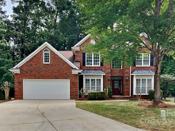 4404 Red Holly Ct, Charlotte, NC 28215