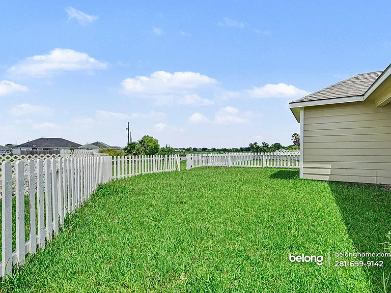 5049 Hauna Ln — Photo 13